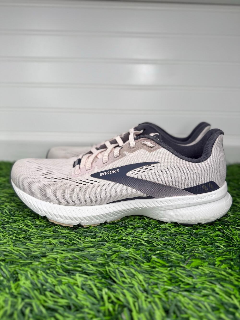 Brooks Launch 8 Women’s Running Shoes Size 9 B Ice Flow Navy Pink 1203451B